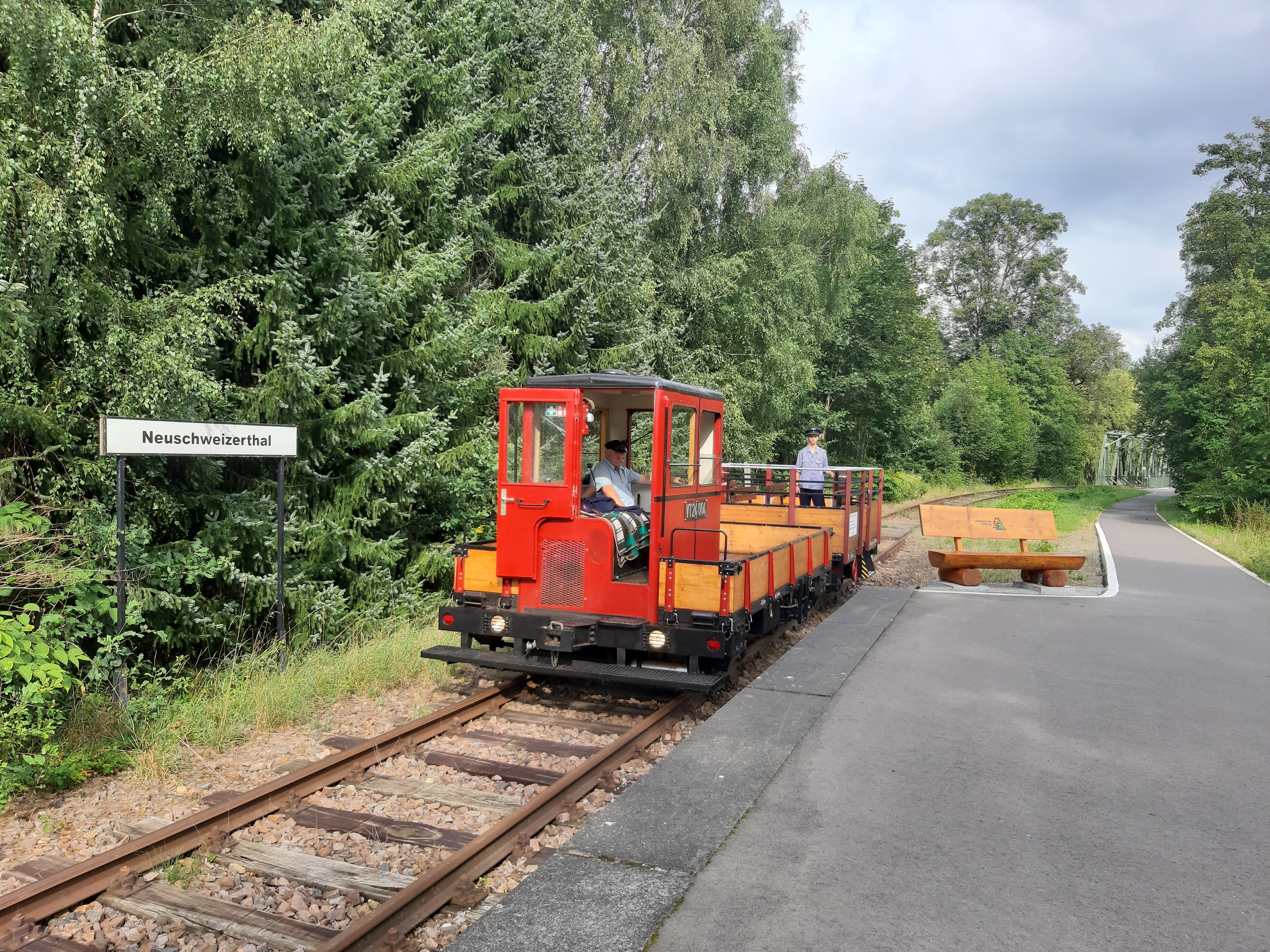 Zum Saisonschluss auf Fahrt durch den bunten Herbstwald